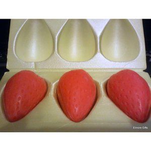 1971 Vintage AVON Strawberry Soaps w Box NOS